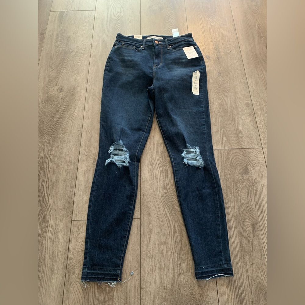 Signature Levi’s Strauss ultra high rise jeggins